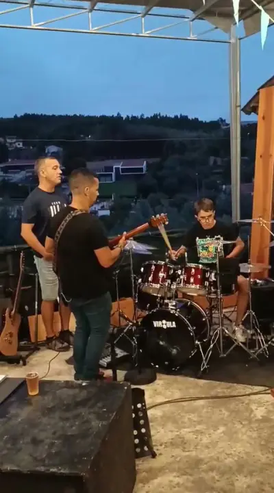 Banda Ponto e Vírgula